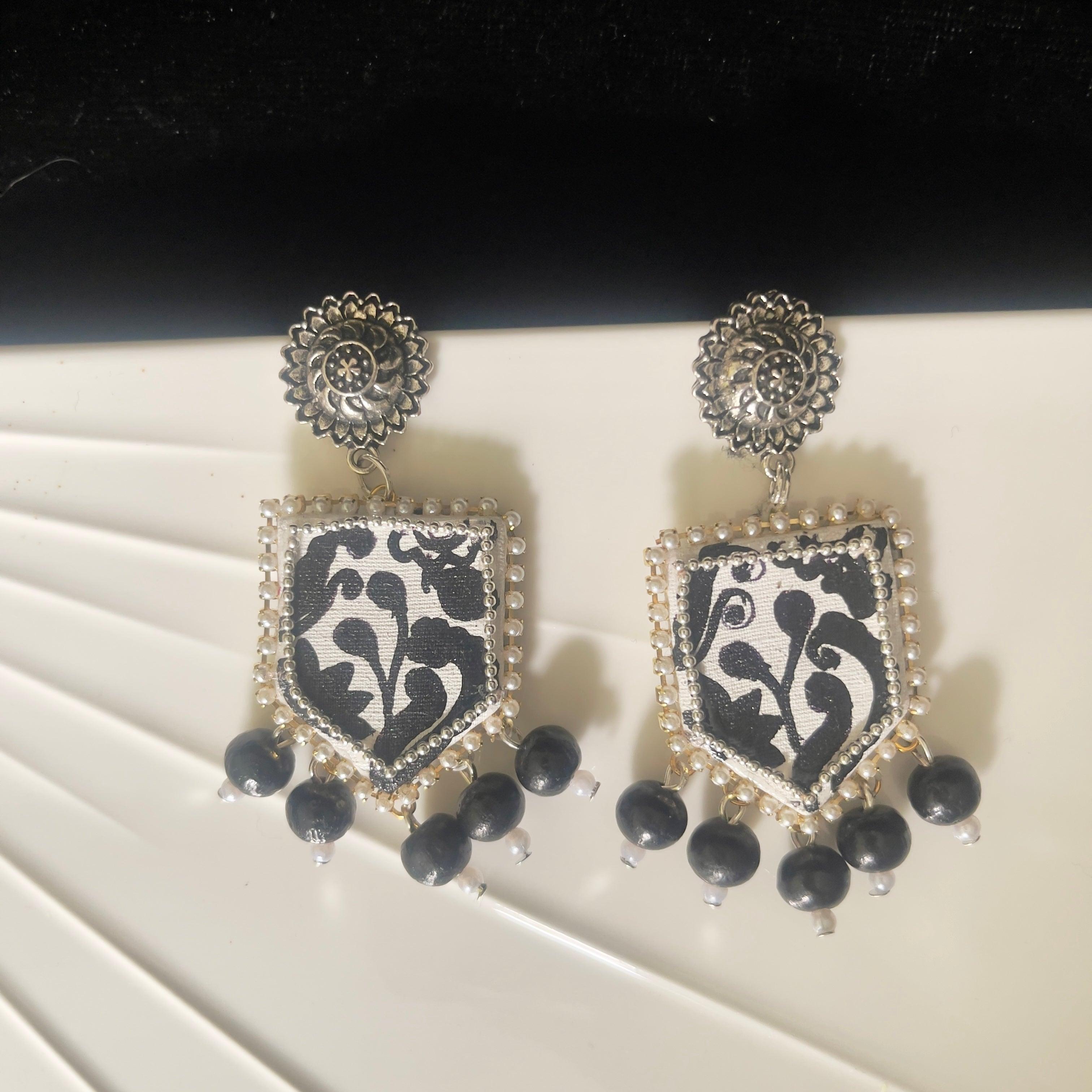 Black leaves Handpainted (Earrings) - KHOJ.CITY